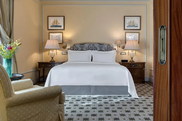 جناح غراند بسرير كينج بغرفة نوم واحدة، Hotel Grande Bretagne, a Luxury Collection Hotel, Athens 1/2