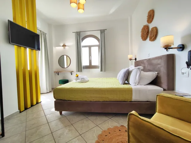 Deluxe, Queen Bed, Sunrise View, Nemesis 3/6