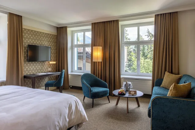 جناح جونيور بسرير كينج، Cresta Palace 2/5