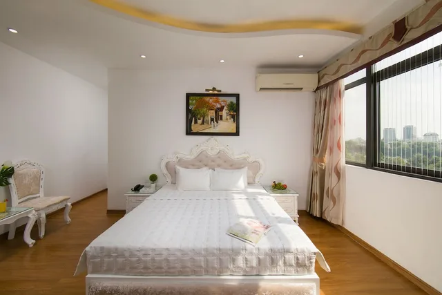 Oriental, Double Bed, City or Lake View، Kingly Hotel 3/5