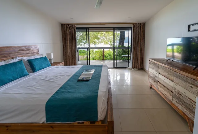 Beach, Cabin, Queen Bed, Fitzroy Island Resort 2/7
