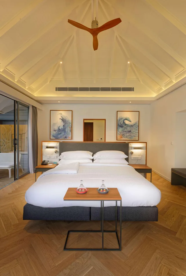Overwater, Villa، OUTRIGGER Maldives Maafushivaru Resort 1/7