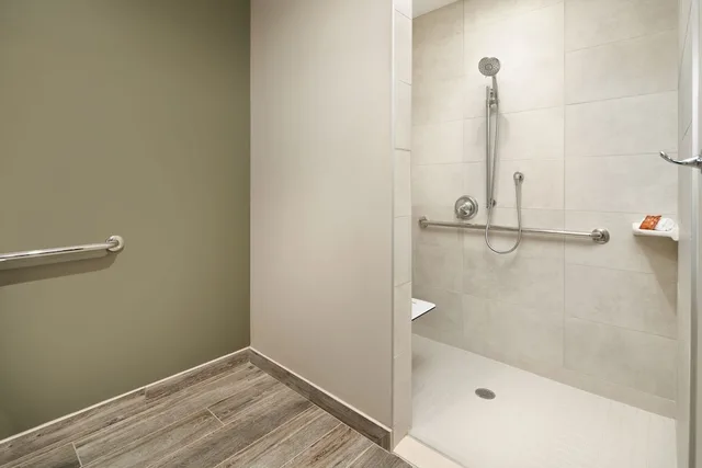 Suite, 2 Queen Beds, Accessible, Great Wolf Lodge Manteca 3/5