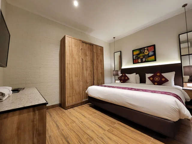 2 Bedrooms, Sunshine, Pavilion, 1 King and 1 Single Beds، Grand Sunshine Resort and Convention 1/10