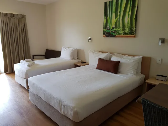 Resort, Twin Beds، Club Tropical Resort Darwin 1/1