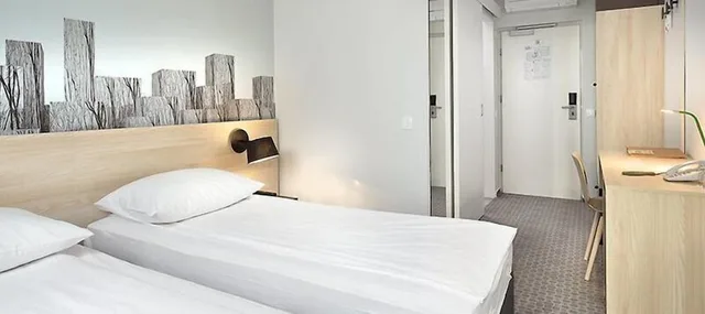 غرفة قياسية ثلاثية بسرير مزدوج وسرير فردي، B&B Hotel Ljubljana Park 1/4