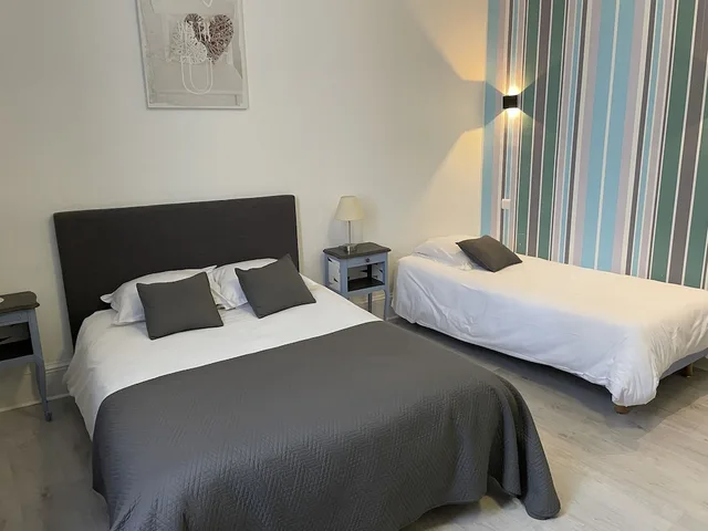Room, Quadruple, Double Bed, Au Chapon Fin 1/10
