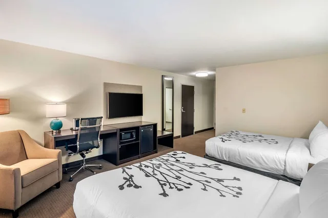 Standard, 2 Queen Beds, Sleep Inn Spokane Airport 1/2