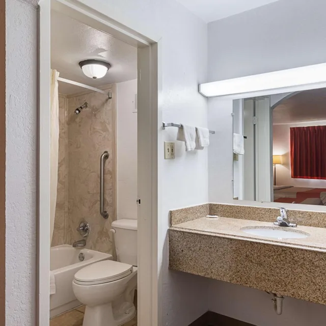 Room, 2 Queen Beds, Smoking, Motel6 San Antonio, TX - I-10 West 10/10
