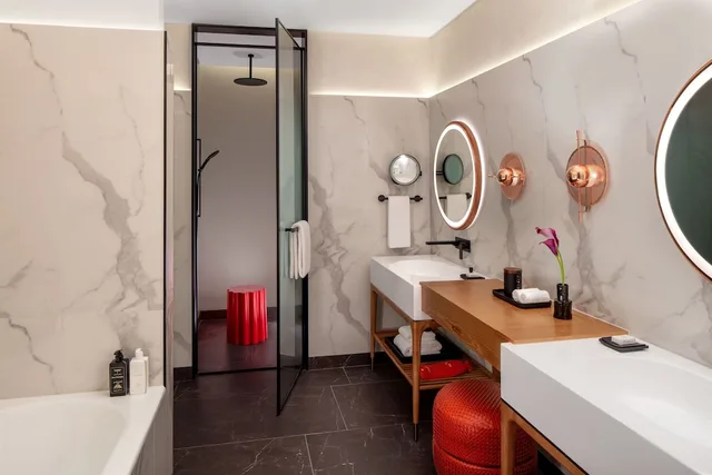 غرفة بسرير كينج بإطلالة على البحر، Andaz Doha 3/3