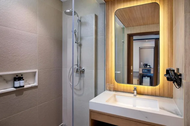 غرفة بريميوم سوبيريور بسرير كوين، Mercure Pangkalan Bun 5/5