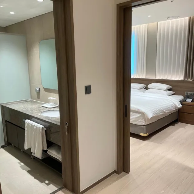 جناح بغرفة نوم واحدة، Hotel International 5/10