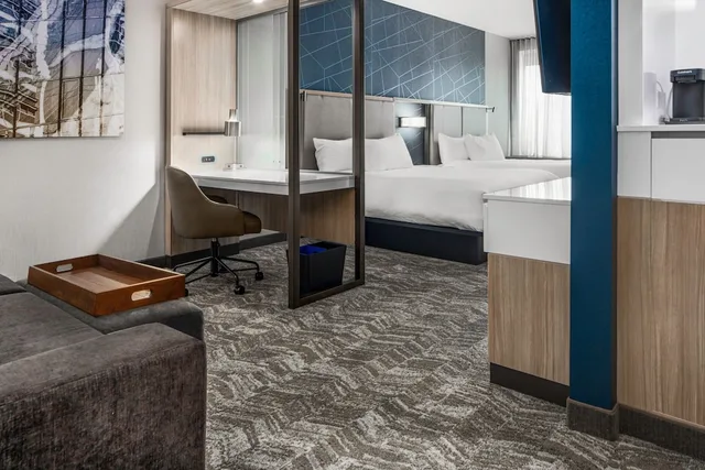 جناح بسريرين كوين مع سرير سحّاب إضافي لذوي الإعاقة، SpringHill Suites by Marriott Charlotte Airport Lake Pointe 4/4