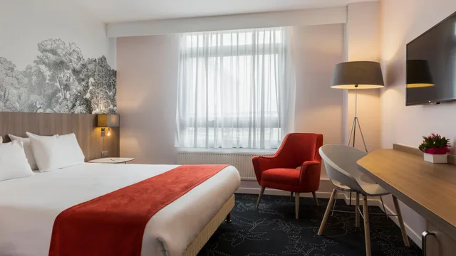 غرفة بسرير كينج بإطلالة على الحديقة، Holiday Inn Calais - Coquelles 1/1