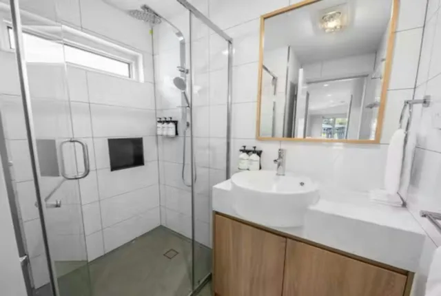 2 Bedrooms, Superior, Cabin, Discovery Parks – Coolwaters Yeppoon 7/9
