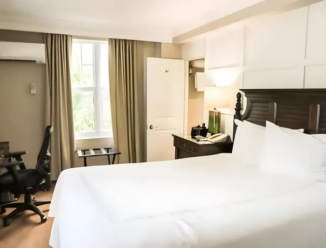 Micro Room، Riverside Hotel 1/1