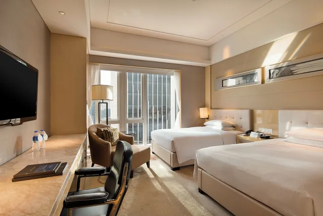 غرفة تنفيذية بسريرين منفصلين مع دخول الصالة، HILTON DALIAN 3/10