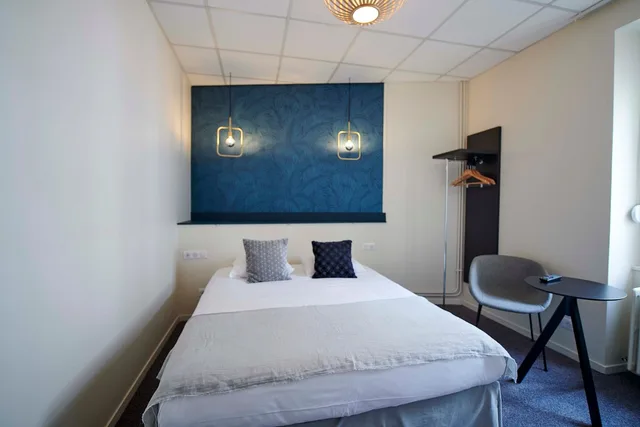 غرفة كلاسيكية بسرير مزدوج أو سريرين منفصلين، HOTEL DE FRANCE REST. LE TAST'VIN 1/1
