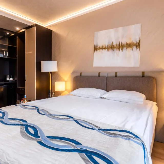 غرفة بسرير كينج بشرفة، Galeon Apart Complex 7/10