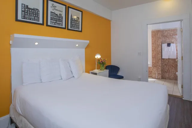 غرفة قياسية بسرير كوين، Edwardian Hotel 8/10