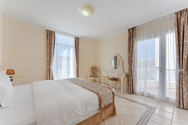 جناح ديلوكس بسريرين كينج بغرفتي نوم بمسبح خاص، Flamingo Suites 2/9