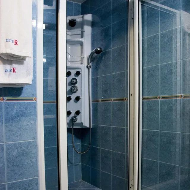 غرفة بسرير مزدوج، Diter Hotel 8/9