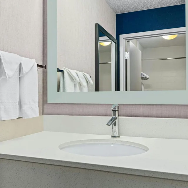 غرفة بسريرين كوين مع أريكة، SpringHill Suites Minneapolis West/St. Louis Park 5/5