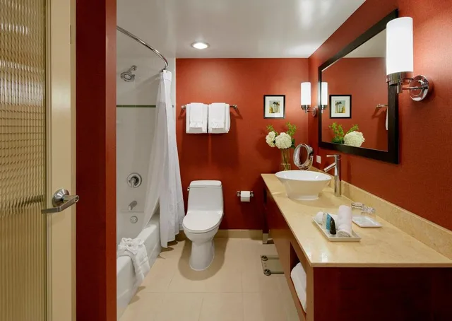غرفة تنفيذية بسرير كينج، Crowne Plaza Cabana, Palo Alto 2/2
