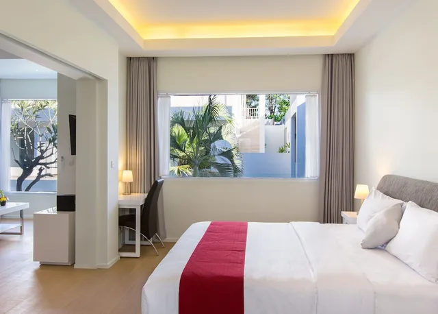 غرفة ديلوكس بسرير كينج بإطلالة على المسبح، Coast Boutique Apartments 1/4