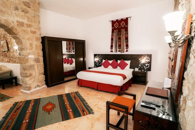 Junior Suite, King Bed, Old Village Resort Petra 8/10
