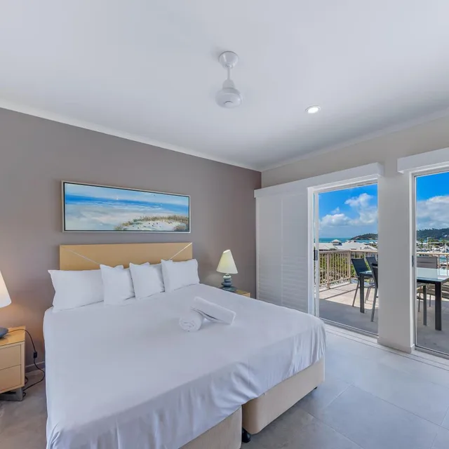 2 Bedrooms, Spa, Penthouse, Marina View, Top Floor، at Boathaven Bay Holiday Apartments 6/9