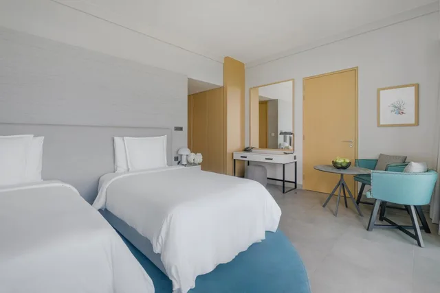 Premium, Single Bed, Beach and Pool View، Movenpick Resort Al Marjan Island 3/9