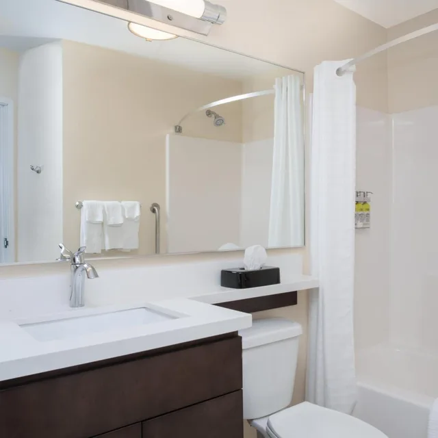 جناح بسرير مزدوج، Candlewood Suites Cheyenne 5/6