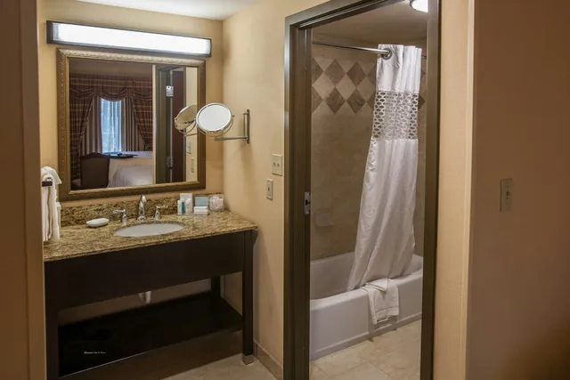 جناح استوديو بسريرين كوين، Hampton Inn Suites Stillwater 3/4