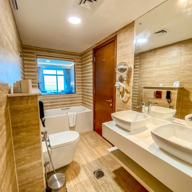 جناح جونيور بإطلالة على البحر بشرفة، Mirage Bab Al Bahr Beach Hotel 8/8