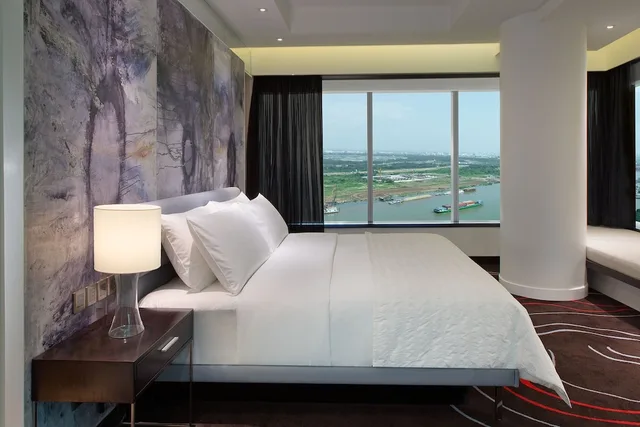 جناح رئاسي بسرير كينج بإطلالة على النهر، Le Meridien Saigon 3/6