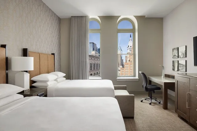 Tower, Superior, 2 Queen Beds، Philadelphia Marriott Downtown 2/6