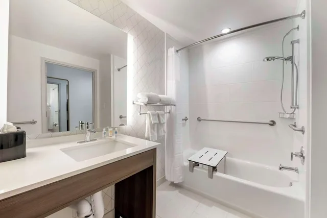 غرفة كلاسيكية بسريرين كوين، Comfort Suites St. Augustine Historic District Area 3/7