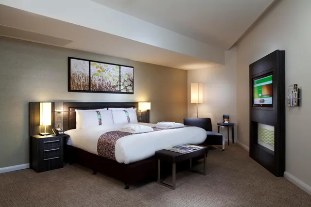 غرفة بريميوم بسرير كوين، Holiday Inn London - Whitechapel by IHG 6/10