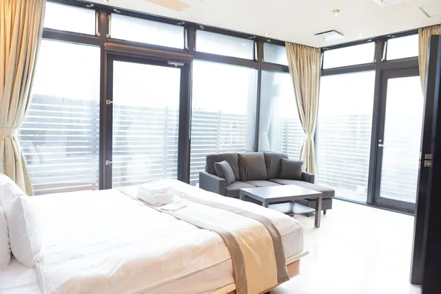 Urban, Queen Bed, Sauna, Terrace، Hotel Rima chocolat 1/9