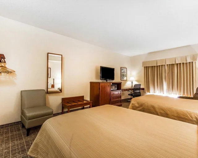 غرفة بسريرين مزدوجين للمدخنين، Quality Inn Oak Ridge - Knoxville West 4/7