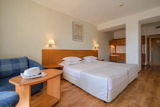جناح جونيور بسريرين منفصلين وسرير بطابقين، Madara Park Hotel 2/4
