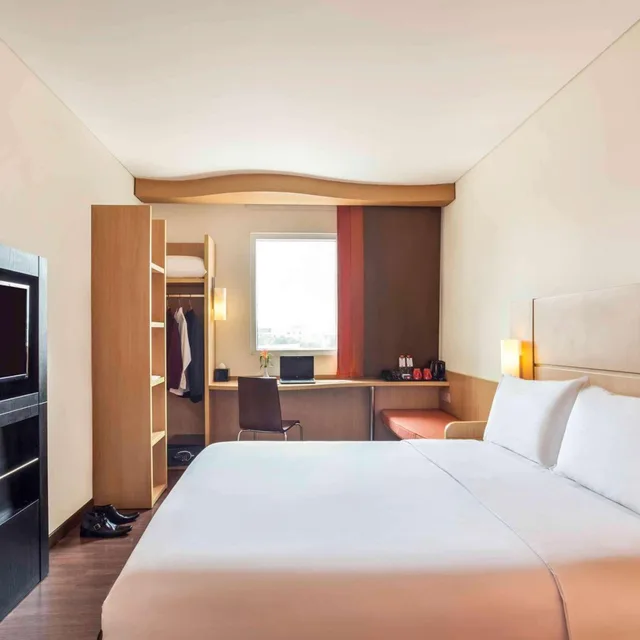 Standard, City View, Ibis Surabaya City Center 1/5