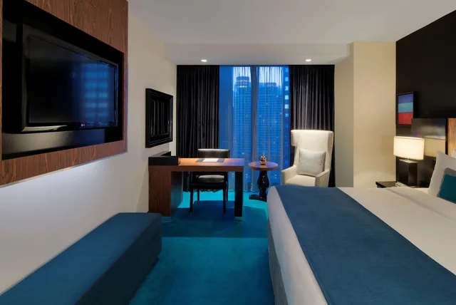 غرفة بريميوم ركنية بسرير كينج بشرفة، Radisson Blu Aqua Hotel, Chicago 7/10