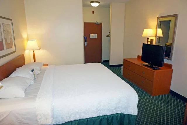 غرفة بسرير كوين لذوي الإعاقة، Motel6 Anderson, IN - Indianapolis 1/10