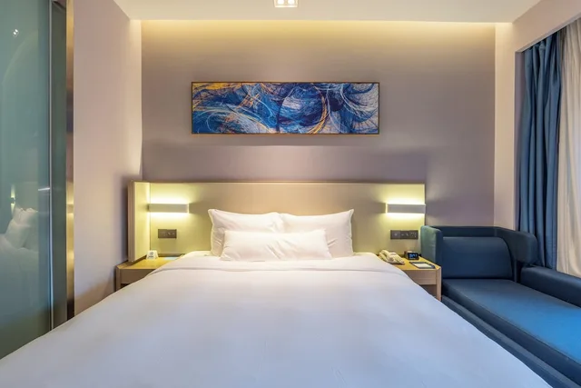 Standard, King Bed, Outdoor Living Area، Holiday Inn Express Anshan Downtown 2/8