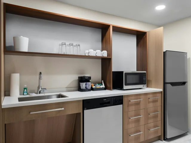 جناح استوديو بسريرين كوين لذوي الإعاقة، Home2 Suites By Hilton Brownsburg 7/7