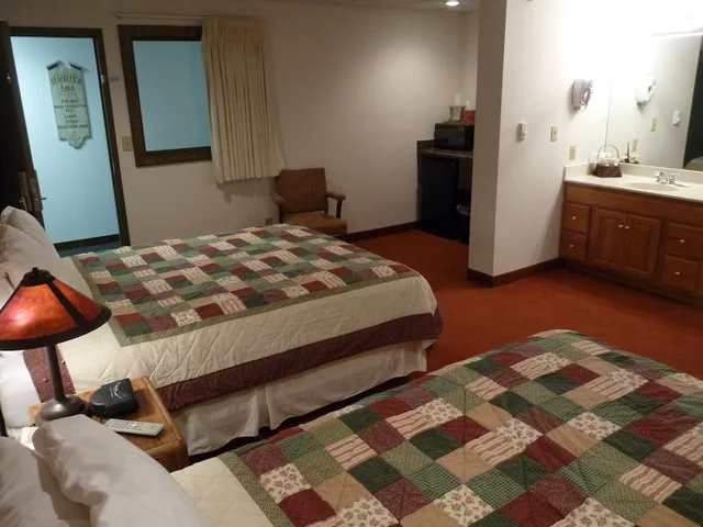 غرفة قياسية بسريرين كوين، RiverBank Lodge 4/4