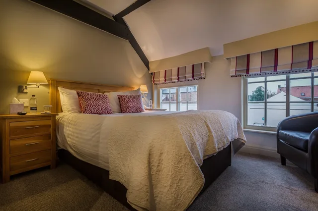 غرفة كلاسيكية بسرير مزدوج، The Golden Fleece Hotel 2/3