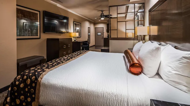 غرفة، Best Western Premier Crown Chase Inn and Suites 1/4